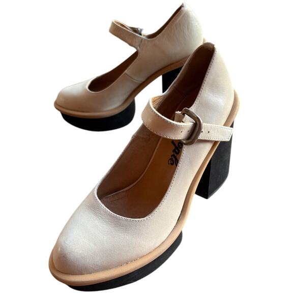 Free People Maggie Platform Mary Janes w Flaw - Missing Hardware - size 38/7.5 - Picture 14 of 15